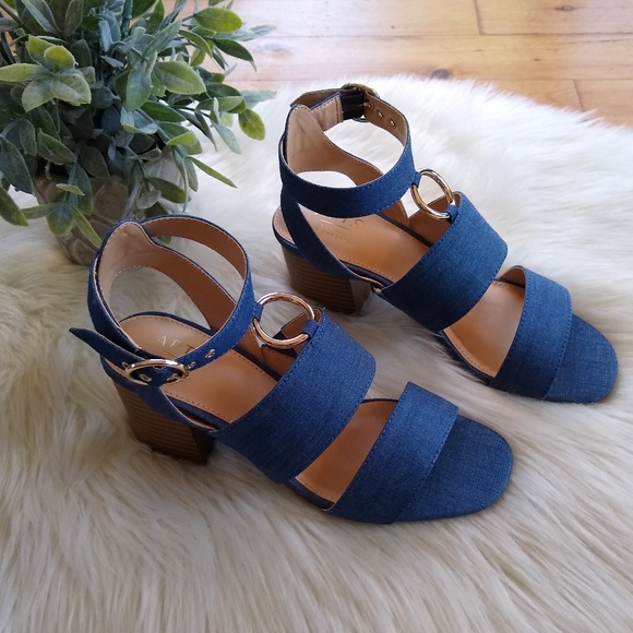 balance heel sandals